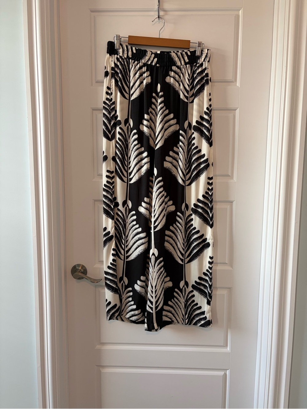 Rachel Zoe Black & White Leaf-Print Palazzo Pants
